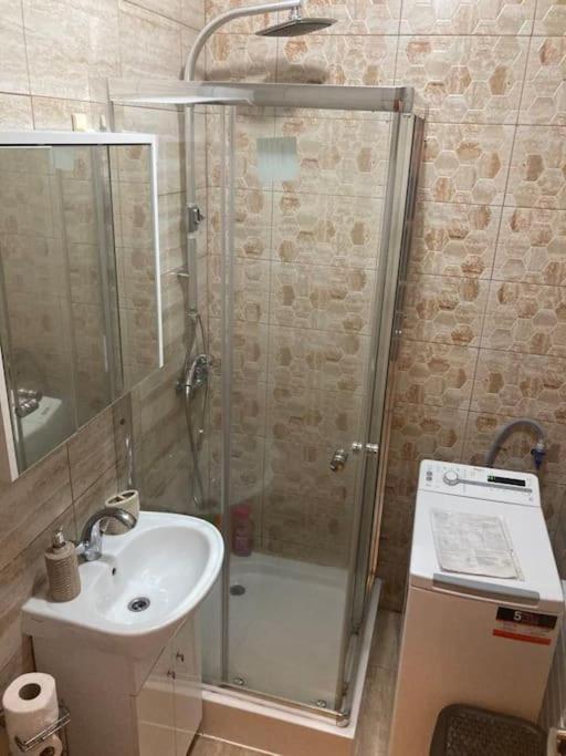 Ferienwohnung Cozy Flat Piteşti Exterior foto